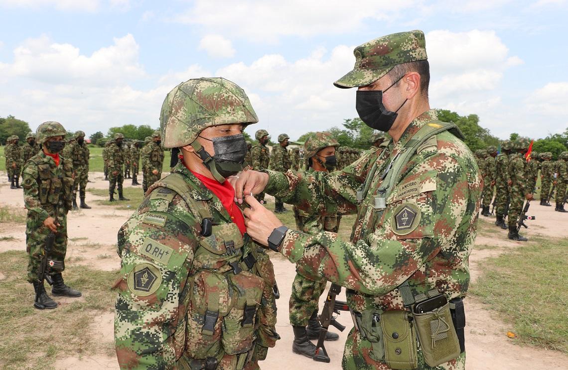 Cerca de 800 soldados de la Quinta Brigada juraron defender el tricolor nacional