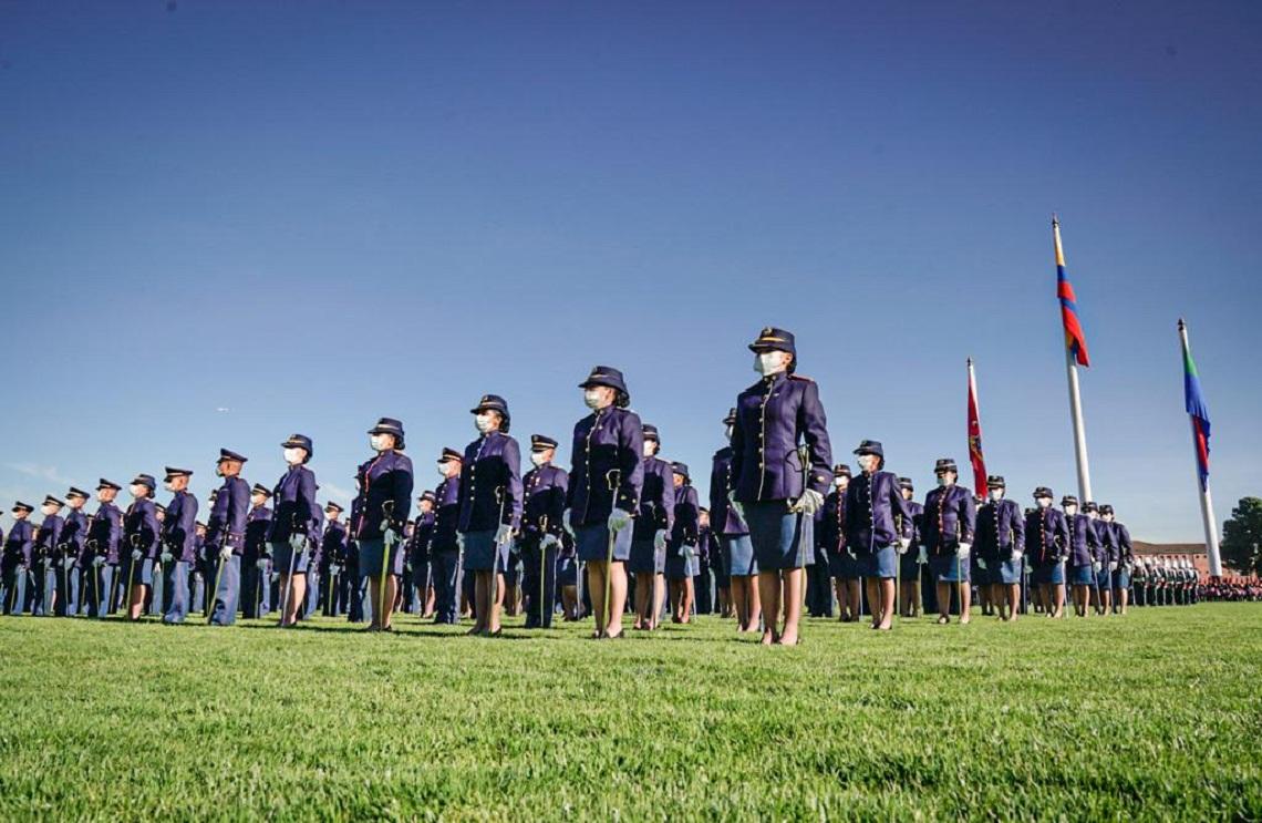 Más de 360 hombres y mujeres ascendieron al grado de subtenientes del Ejército Nacional de Colombia