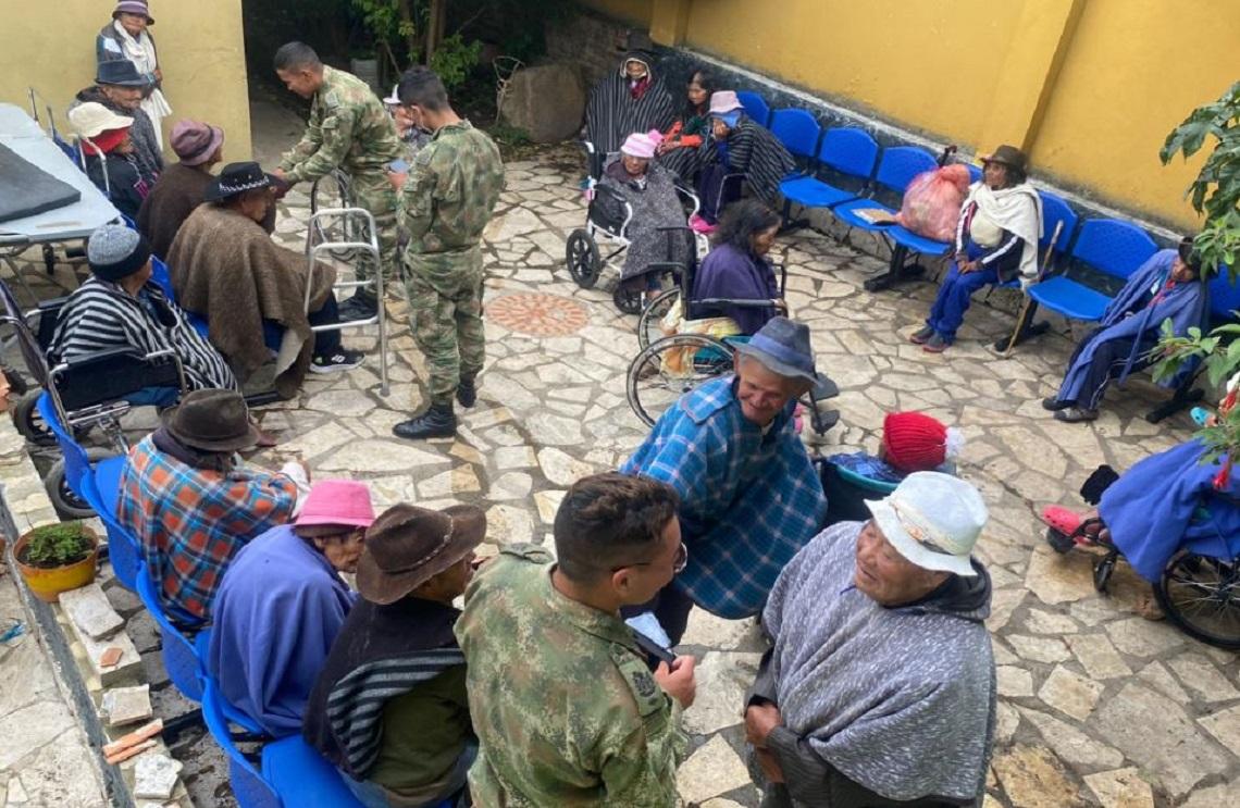 Ejército Nacional continúa realizando jornadas de bienestar para los adultos mayores en Chita, Boyacá
