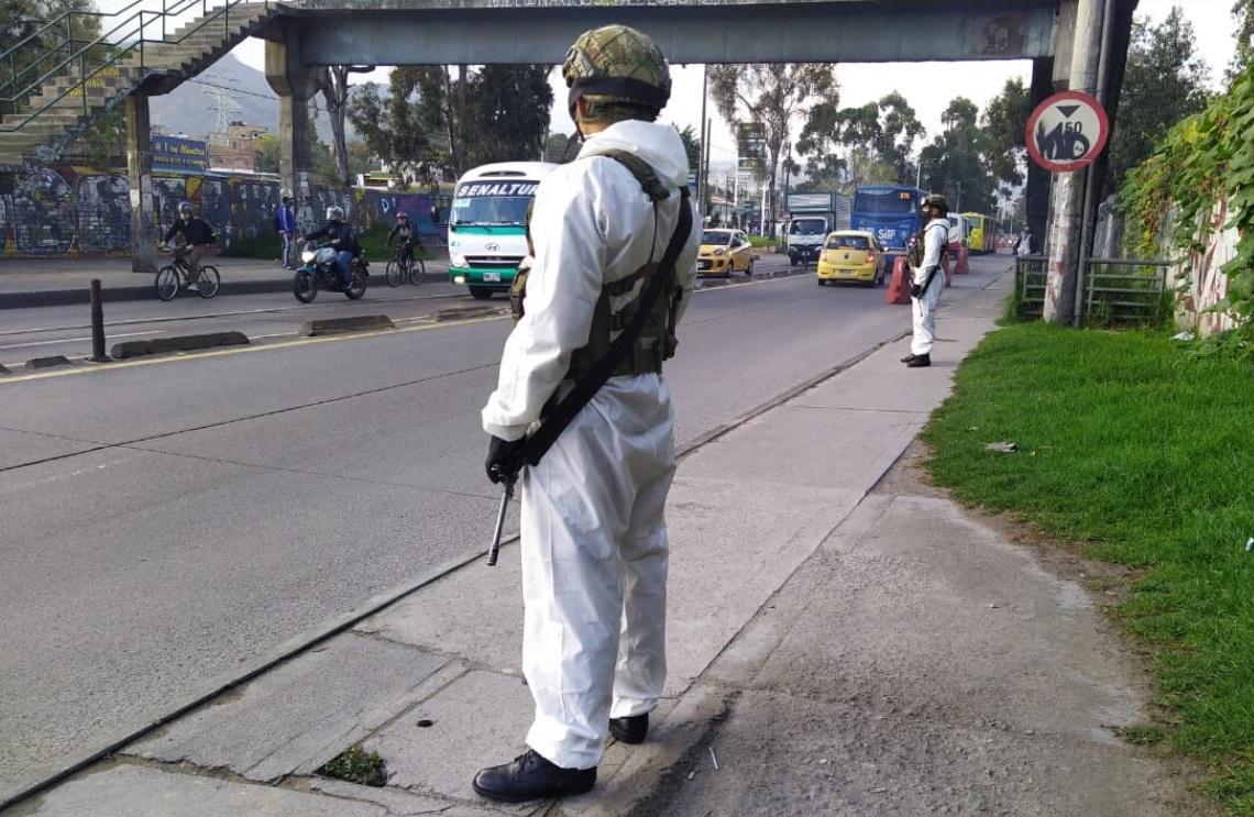 Ejército Nacional apoya el control de las zonas de cuarentena estricta en Bogotá