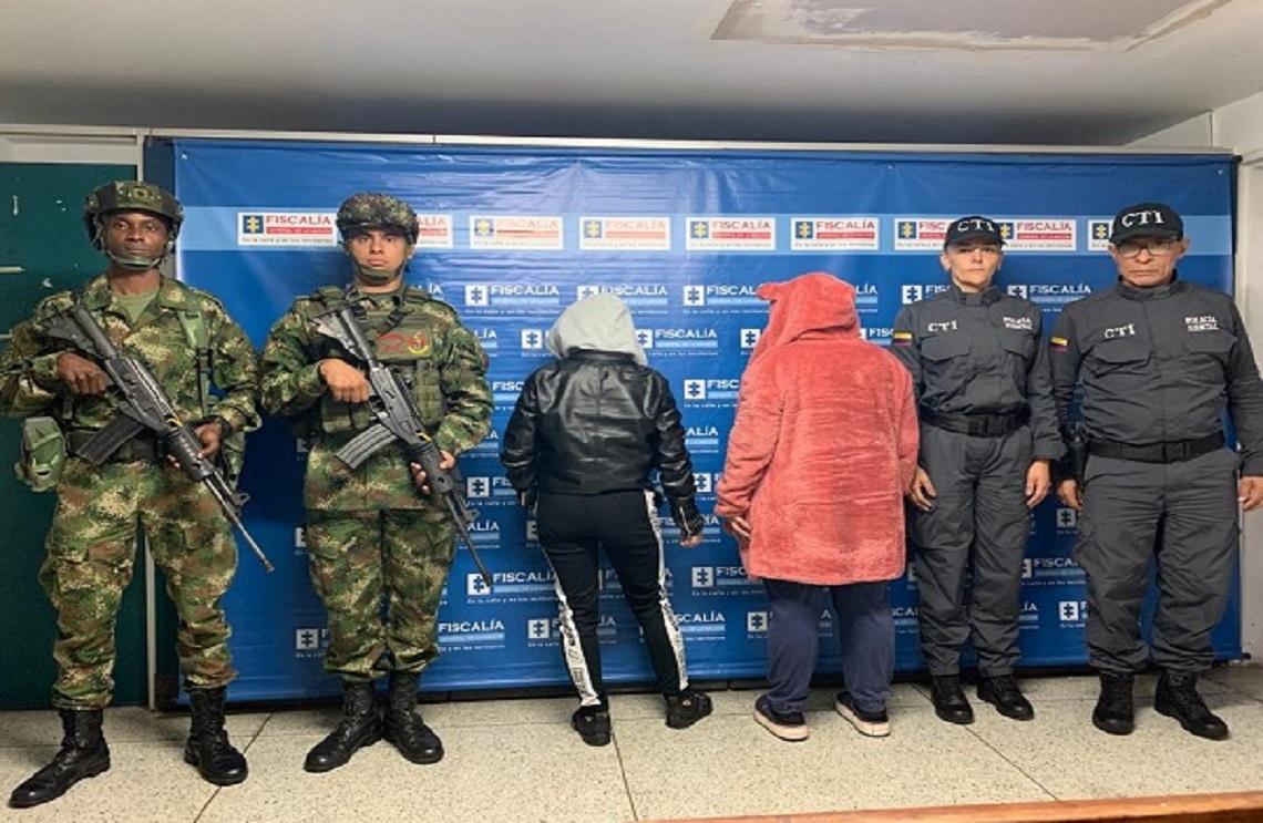 En Manizales, Ejército y CTI de la Fiscalía desmantelan depósito ilegal de estupefacientes