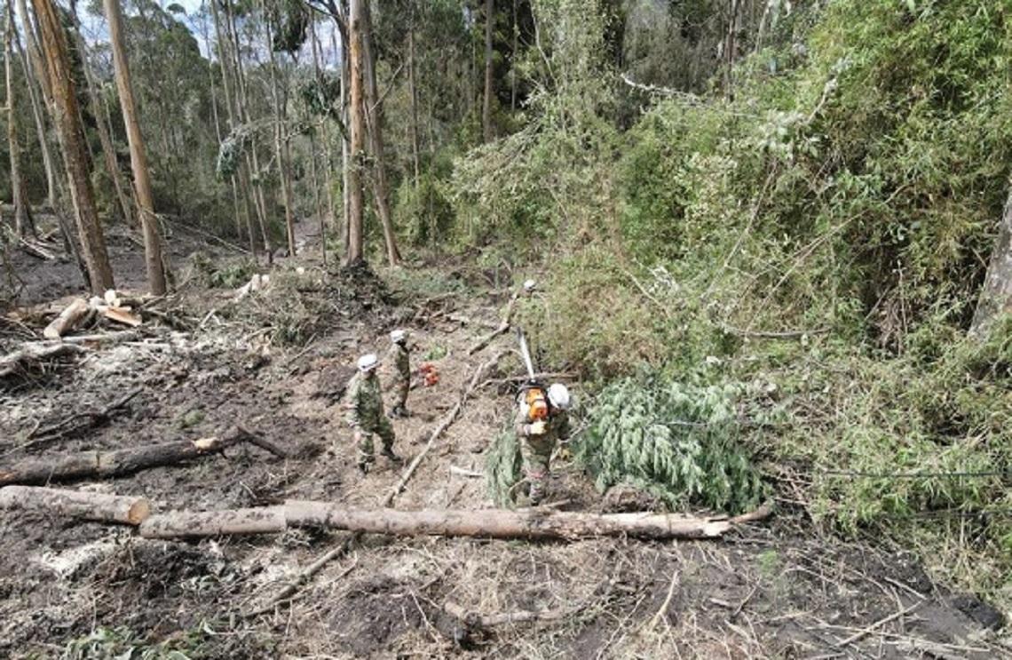 Ejército Nacional presente en La Calera y Bogotá, en apoyo a las comunidades afectadas