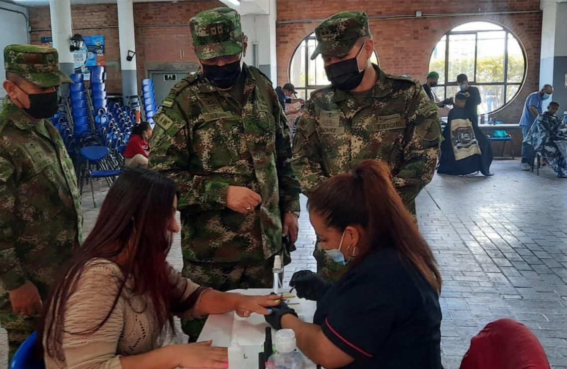En coordinación con todas las Fuerzas el Ejército Nacional entregó bienestar en Bogotá