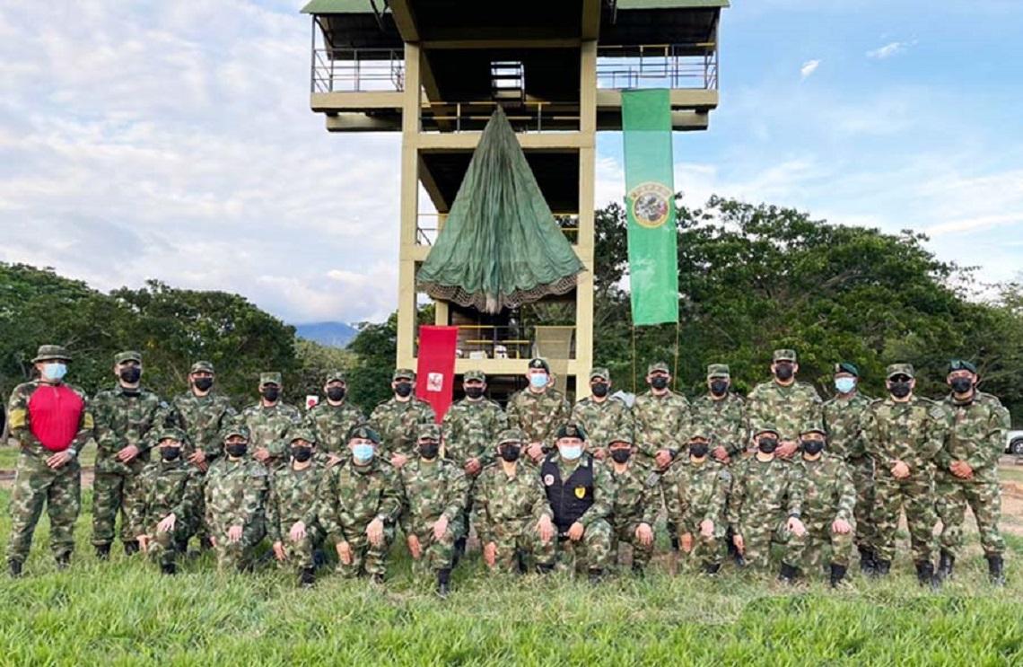  18 profesionales vivienron un fin de semana como soldados en la Escuela de Soldados Profesionales