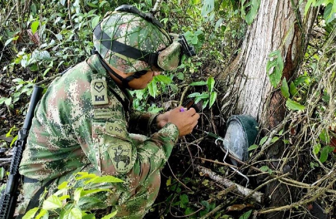 GAO Eln instaló artefacto explosivo improvisado de alto poder muy cerca de una escuela rural y viviendas civiles en Arauca