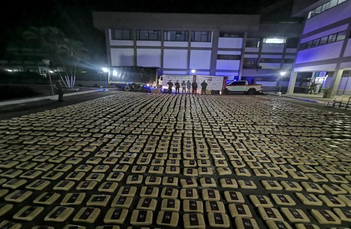 Ejército Nacional realizó la incautación más grande de marihuana creepy en Caquetá: cerca de 4 toneladas al GAO residual 'Míller Perdomo'