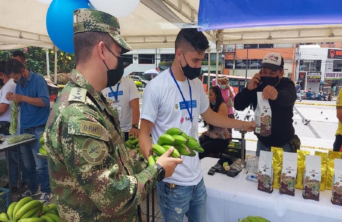  Ejército Nacional y Prosperidad Social apoyan la reactivación económica del Tolima y Huila