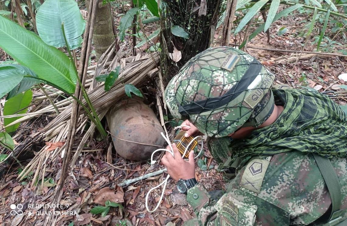 Ejército Nacional neutraliza artefacto explosivo en una vereda de Mapiripán, Meta