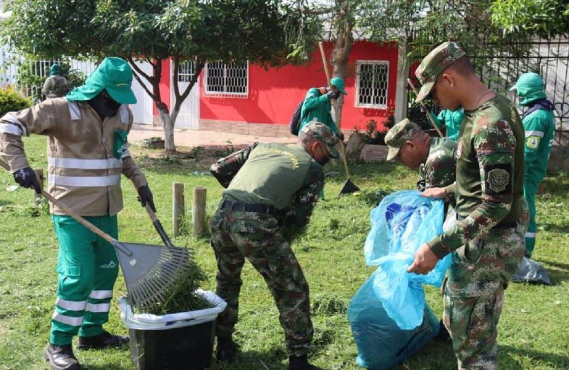 Ejército Nacional trabaja en la adecuación de un parque infantil en Valledupar