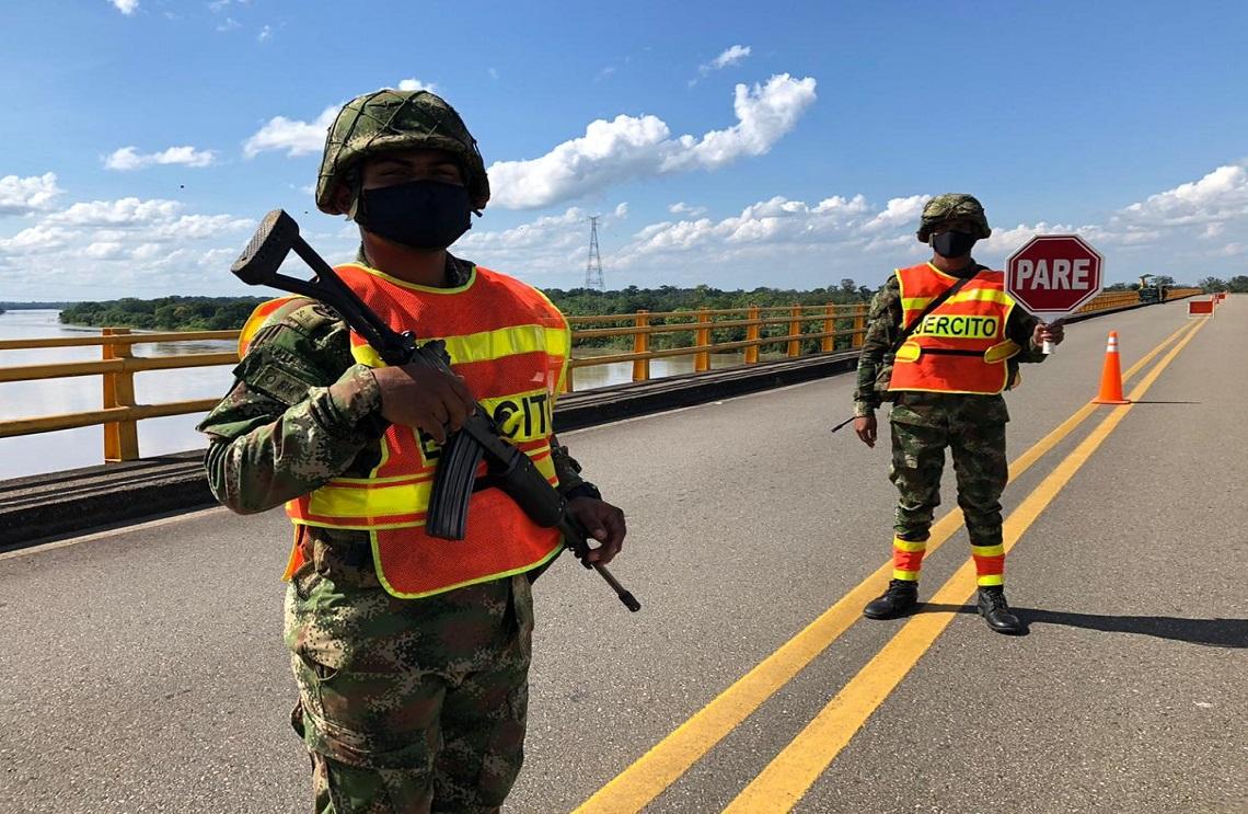 En el puente de Reyes, viaje seguro su Ejército está en la vía