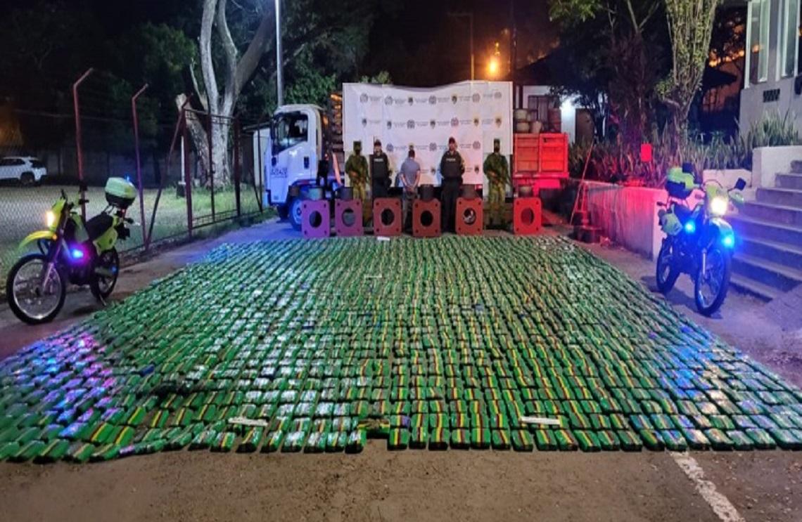 Ejército Nacional y Policía de tránsito incauta aproximadamente una tonelada de marihuana tipo creepy