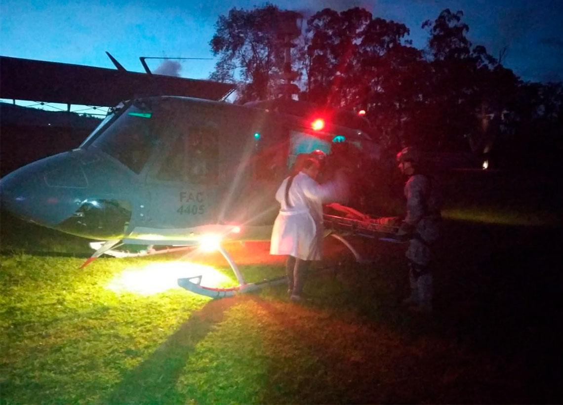 Mujer mordida por serpiente es evacuada por la Fuerza Aérea Colombiana