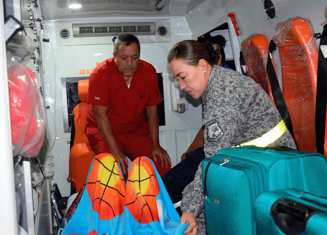 Menor con quemaduras en su cuerpo es trasladado desde Cali a Estados Unidos por la Fuerza Aérea Colombiana