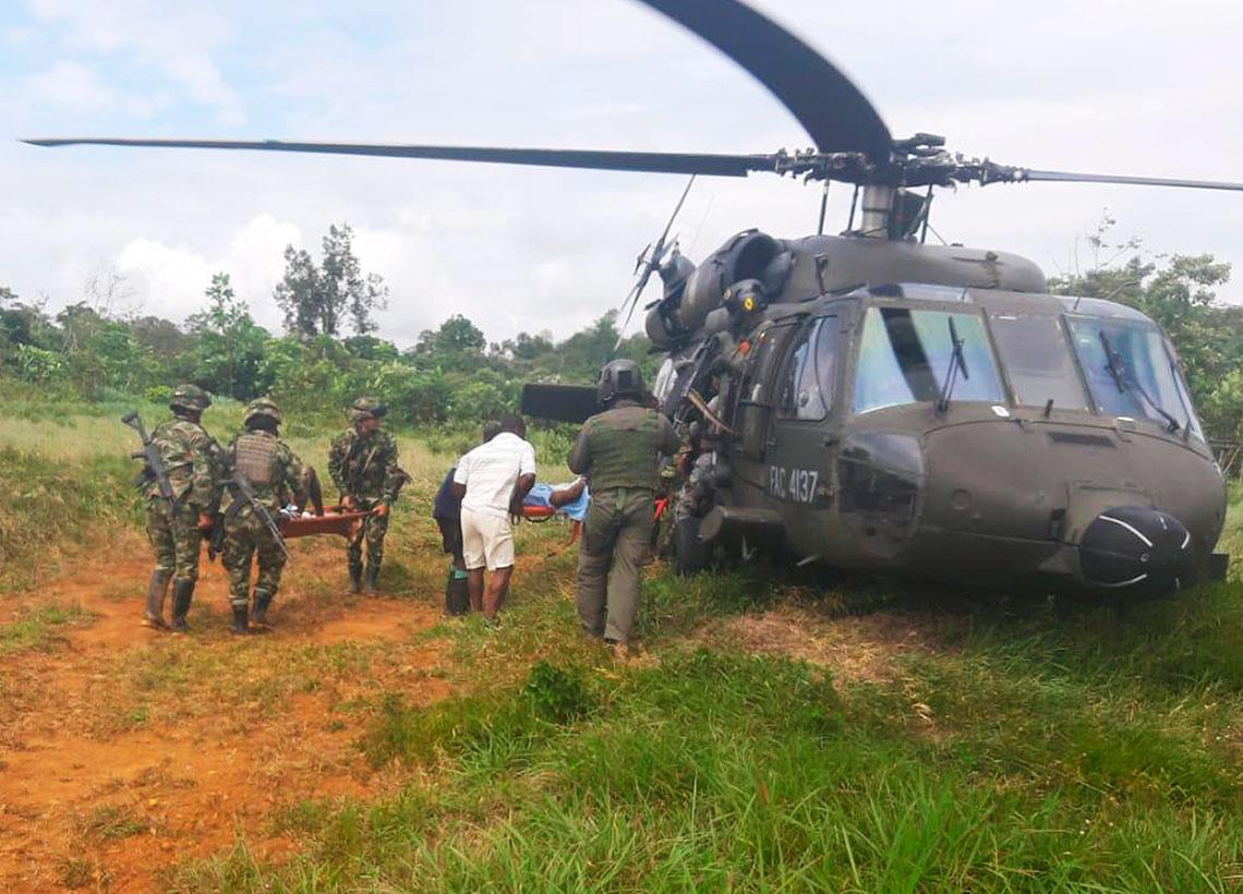 Fuerza Aérea brinda apoyo humanitario a víctimas por mina antipersonal