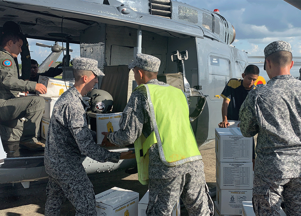 Fuerza Aérea transporta ayuda humanitaria para indígenas Wipijiwi en Vichada