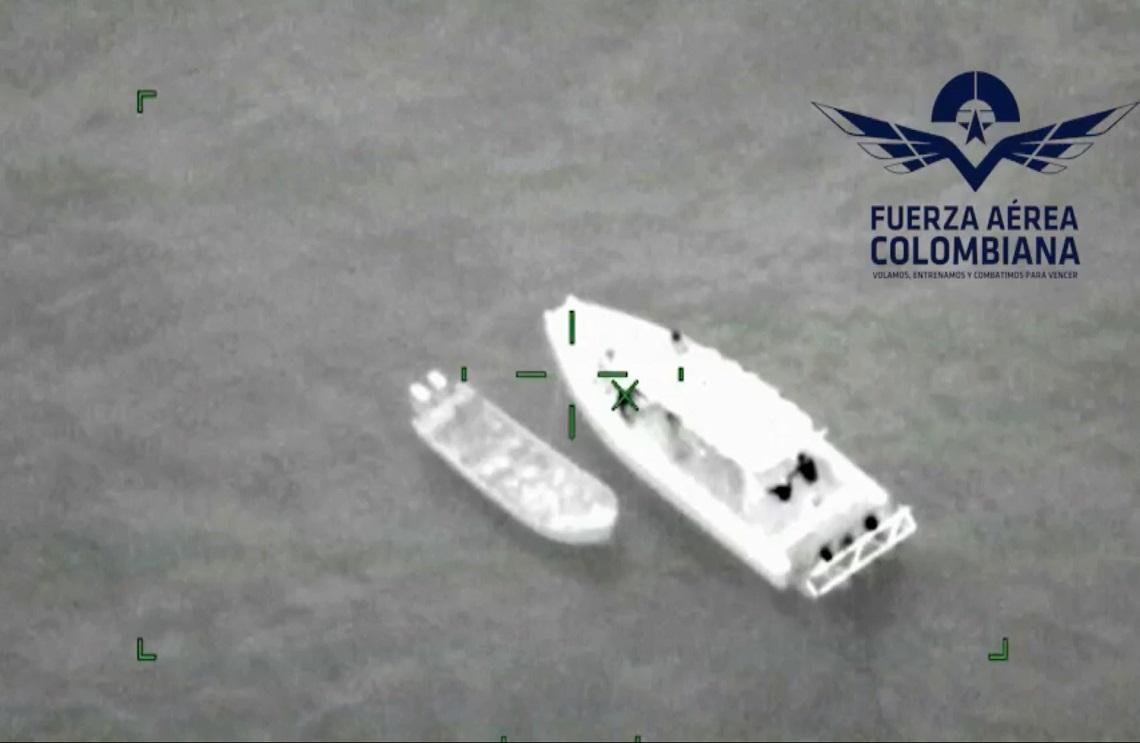 En el mar Caribe, Fuerzas Militares intercepta lancha que transportaba clorhidrato de cocaína