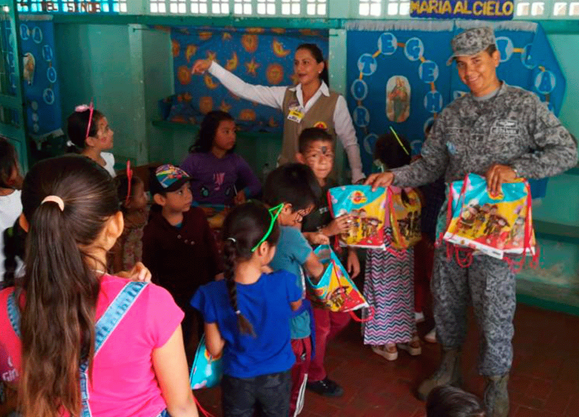 Más de 800 habitantes de Icononzo se beneficiaron gracias a la Fuerza Aérea Colombiana