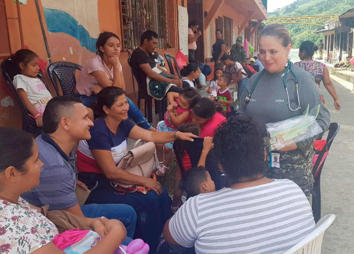 Fuerzas Militares brindan atención médica a más de 1.500 personas de Puerto Valdivia 