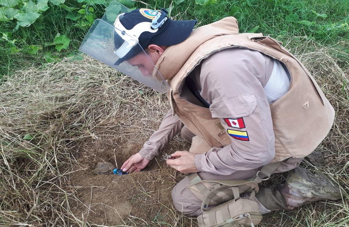Ejército y Armada de Colombia neutralizan depósito con explosivos en el Guaviare