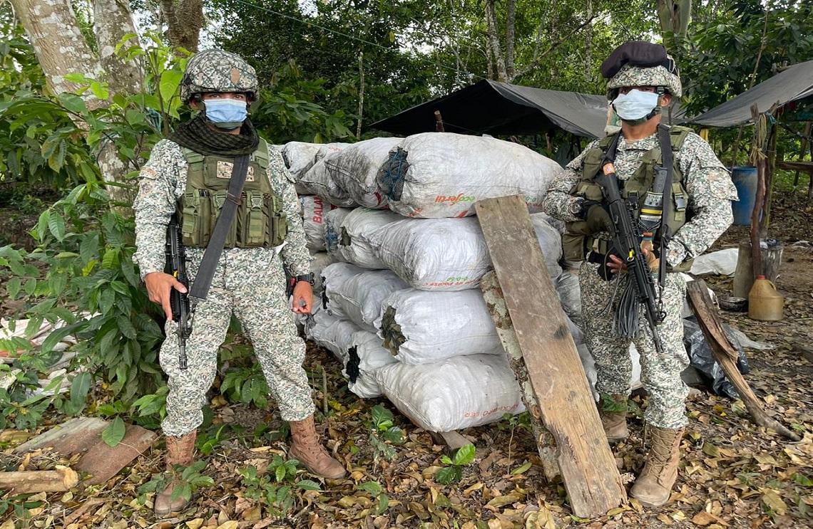 Incautan 300 kilogramos de carbón vegetal y 15 metros cúbicos de madera en Meta y Caquetá