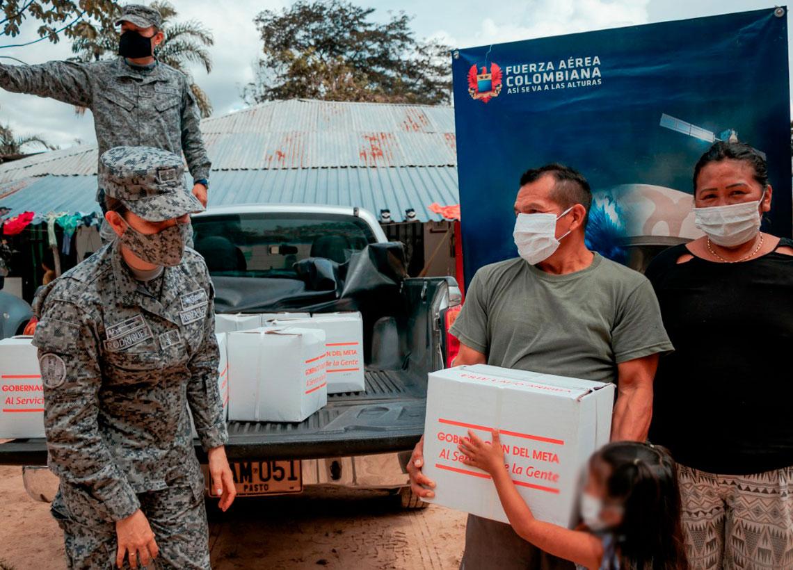 27 kits alimenticios fueron entregados a comunidad indígena de Cundinamarca por la Fuerza Aérea Colombiana