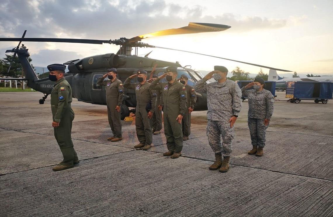 Helicóptero UH-60 Black Hawk de la Fuerza Aérea Colombiana llega a Honduras