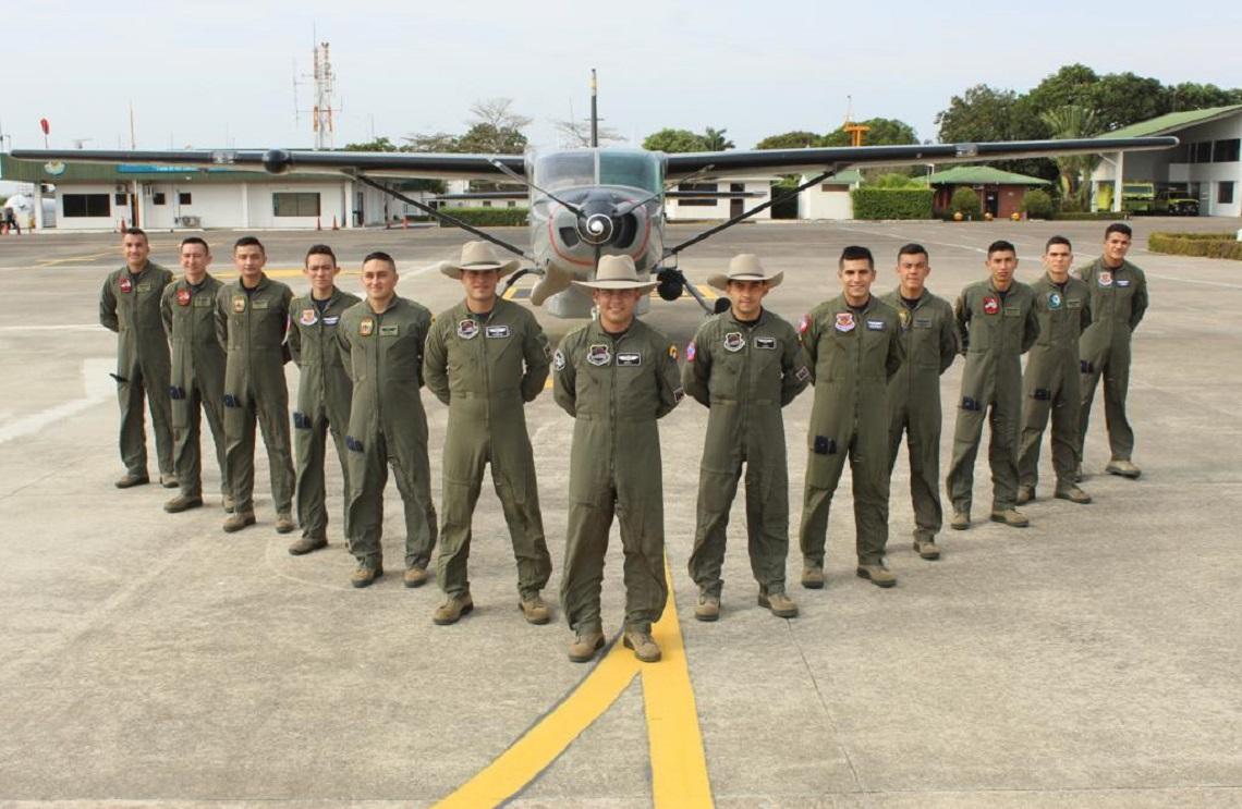 Finaliza curso de formación de tripulaciones en la Escuela del C-208 Caravan