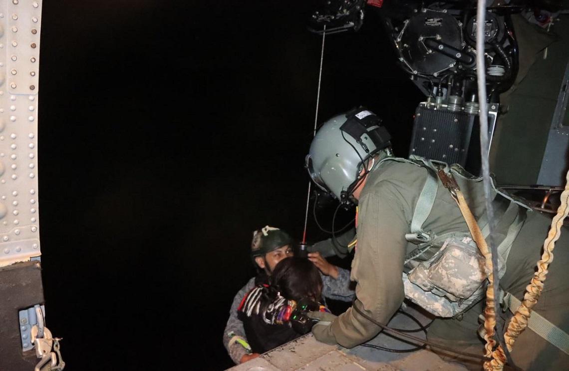 Dos personas víctimas de accidente en avión civil fueron rescatadas por su Fuerza Aérea en la selva del Guainía