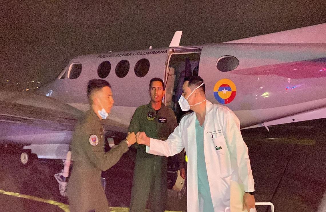  Fuerza Aérea Colombiana traslada órgano vital para salvar la vida de paciente en Cali