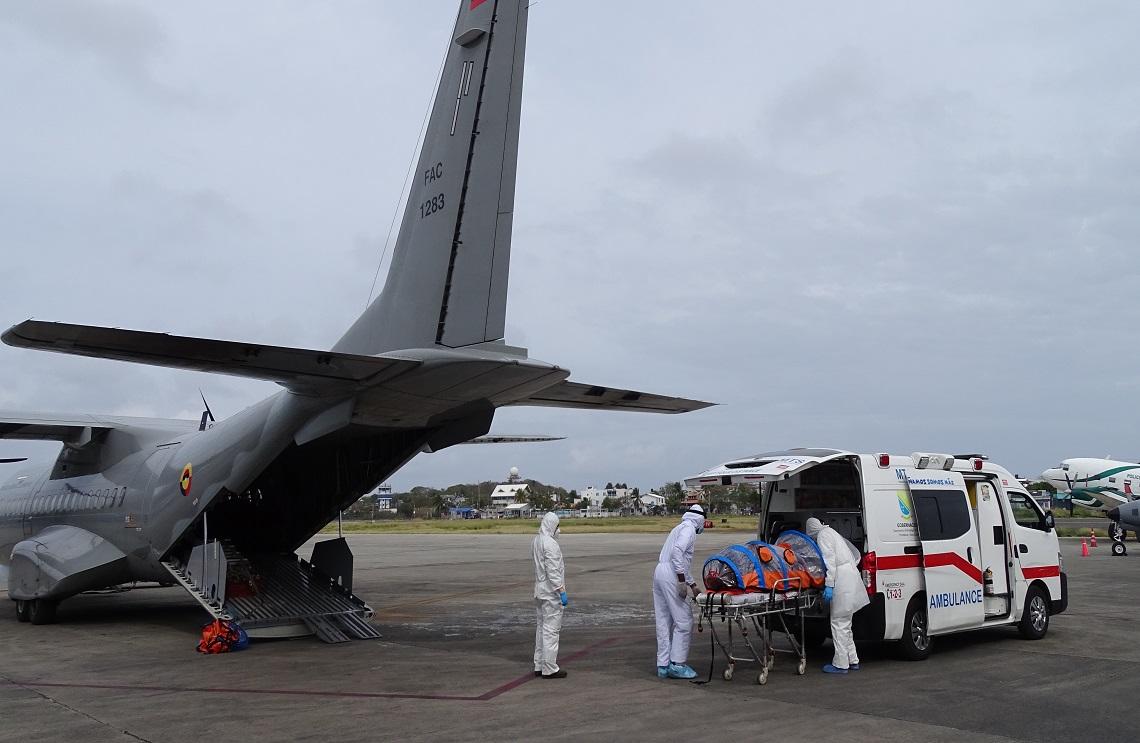 Paciente COVID-19 fue trasladado por la Fuerza Aérea desde la isla de Providencia