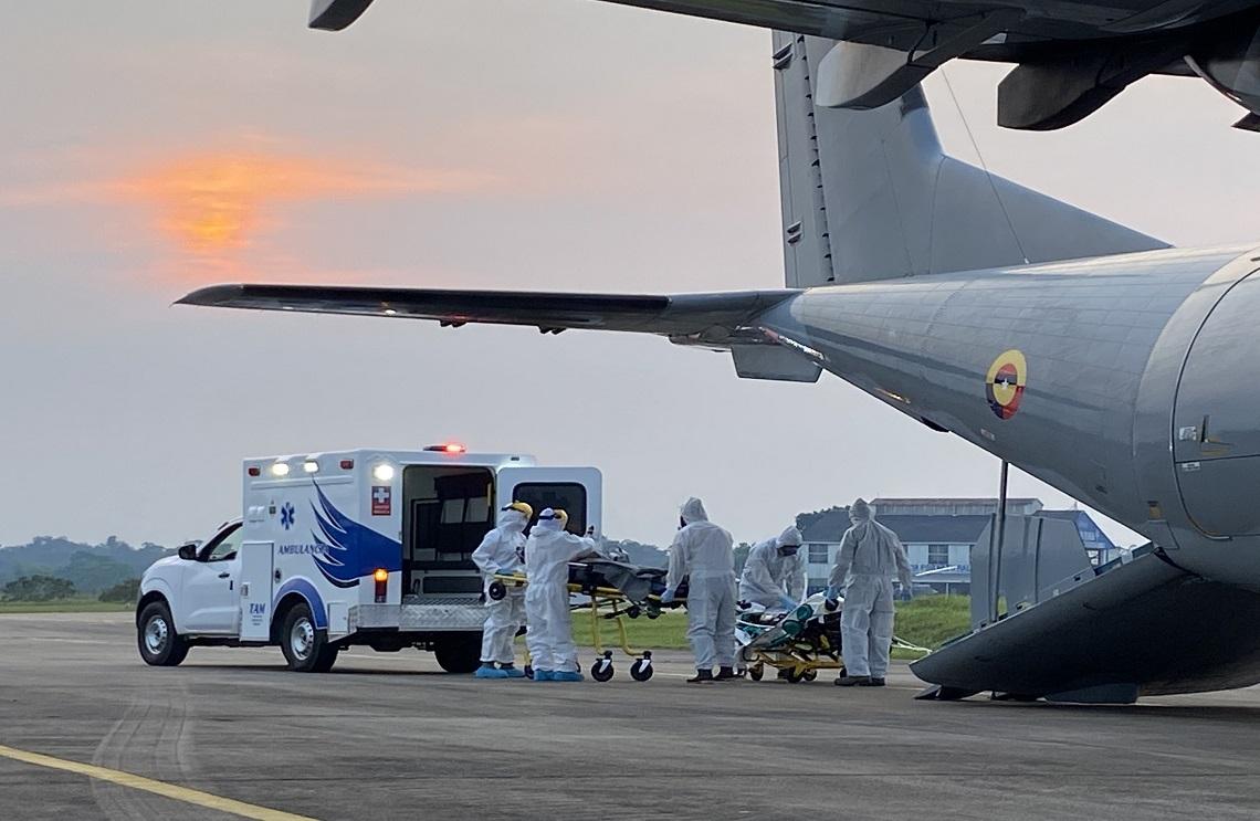 Paciente con COVID-19 fue trasladado por su Fuerza Aérea, desde Caquetá hacia Bogotá