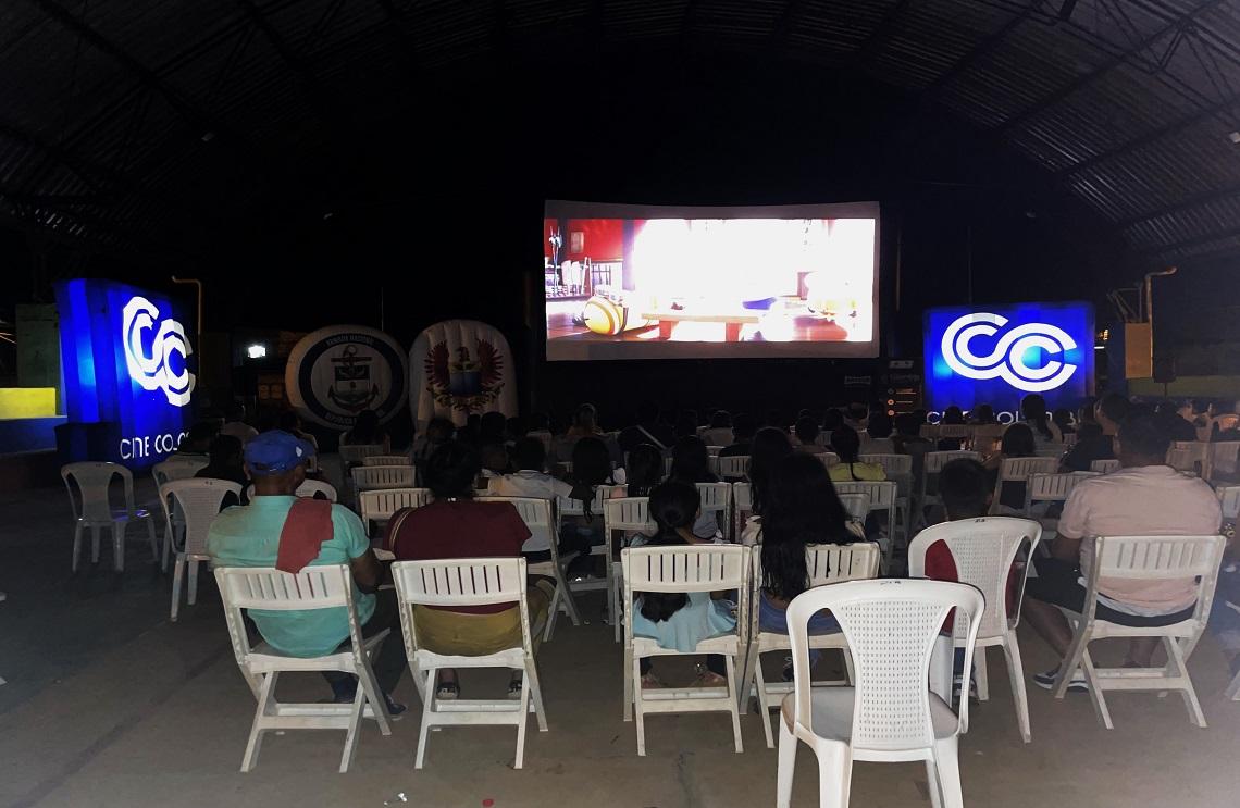 Fuerza Aérea y Cine Colombia llevaron alegría a los niños de Solano, Caquetá