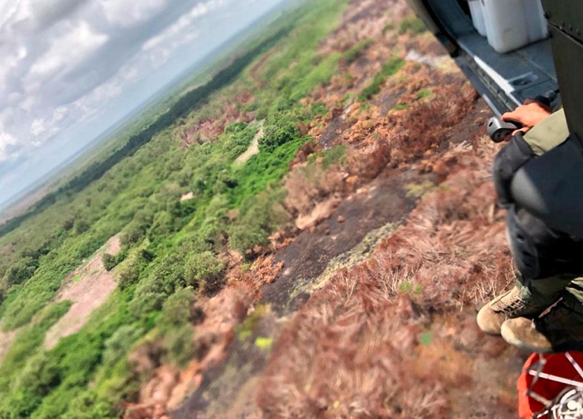 Extinción incendio de la Fuerza Fuerza Aérea Colombiana y organismos de socorro en Isla Salamanca