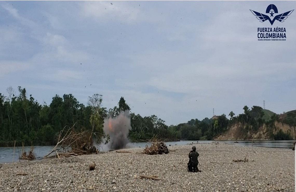 Fuerza Pública realiza operación contra la minería ilegal en Antioquia