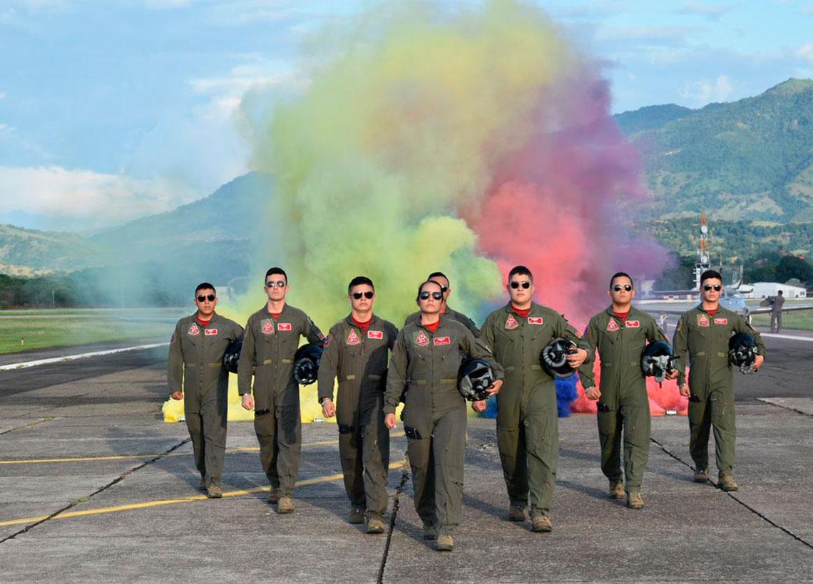 Fuerza Aérea Colombiana gradúa nuevos pilotos militares