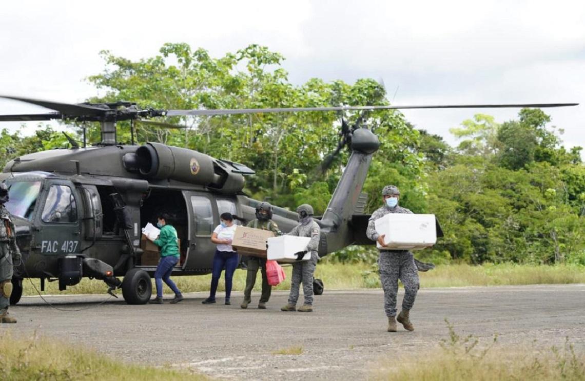 Fuerza Aérea transporta dosis de vacunas en contra del Covid-19 al Urabá antioqueño