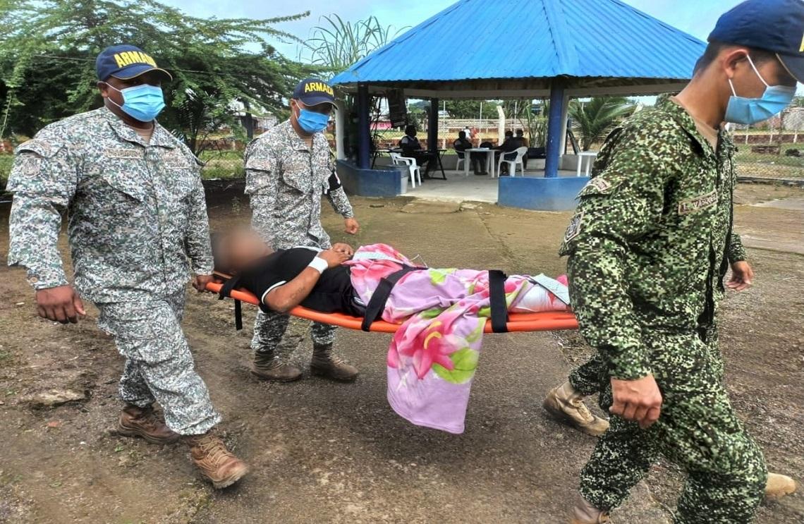 En Chocó, Fuerzas Militares brinda ayuda humanitaria a indígena Wounaan afectado por artefacto explosivo improvisado