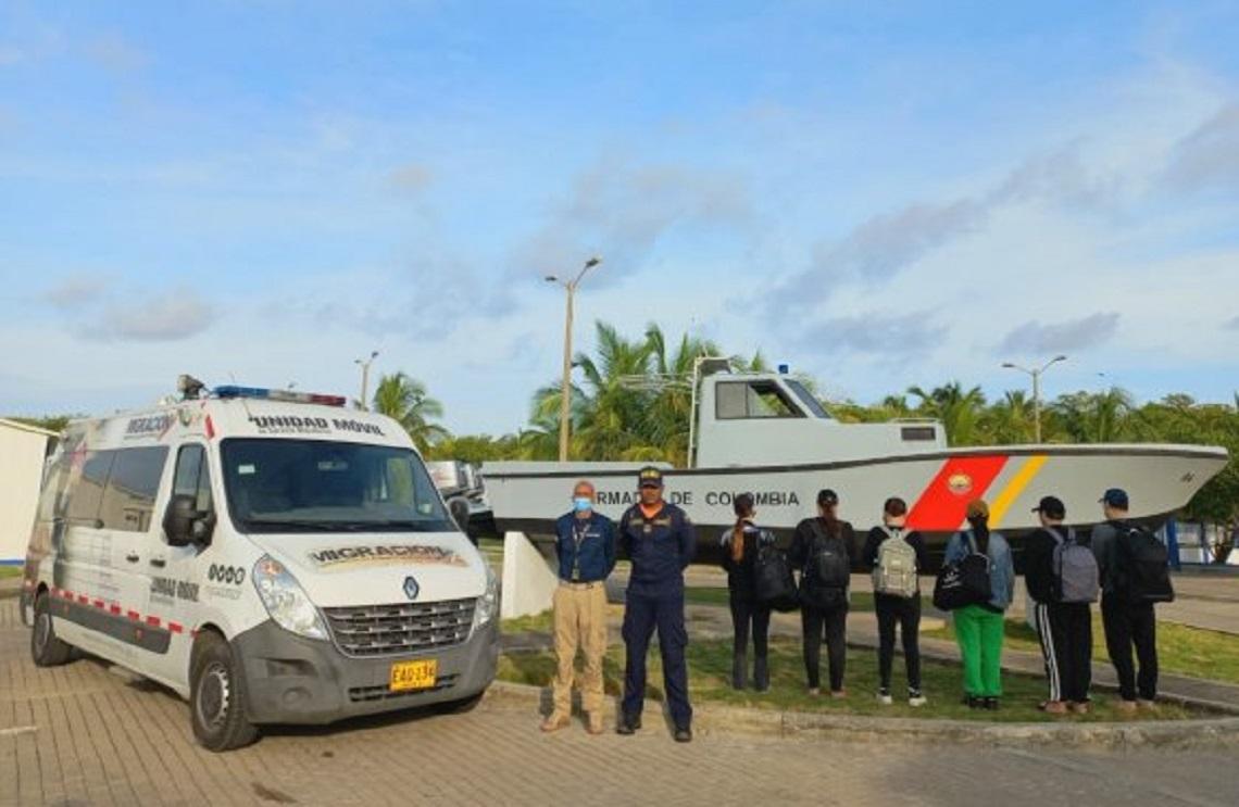 En San Andrés, Armada de Colombia rescató a seis migrantes chinos