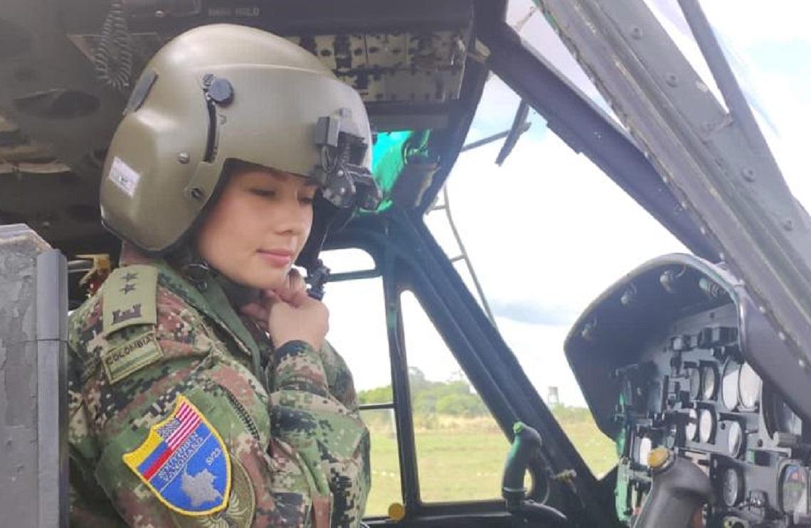Una ibaguereña de 26 años es la primera mujer piloto de helicóptero Huey-II en el Ejército Nacional