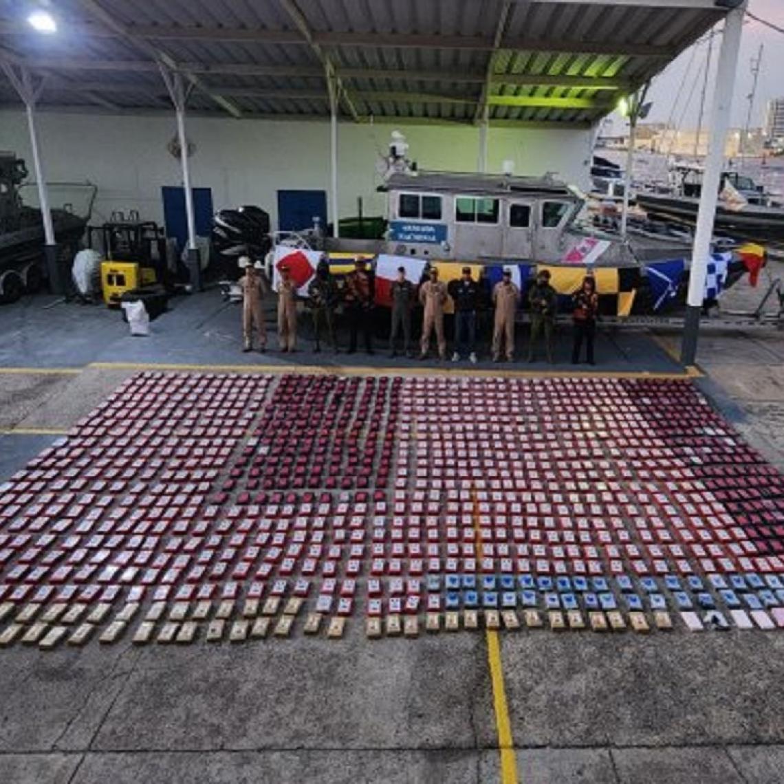Incautada más de una tonelada de cocaína en el mar