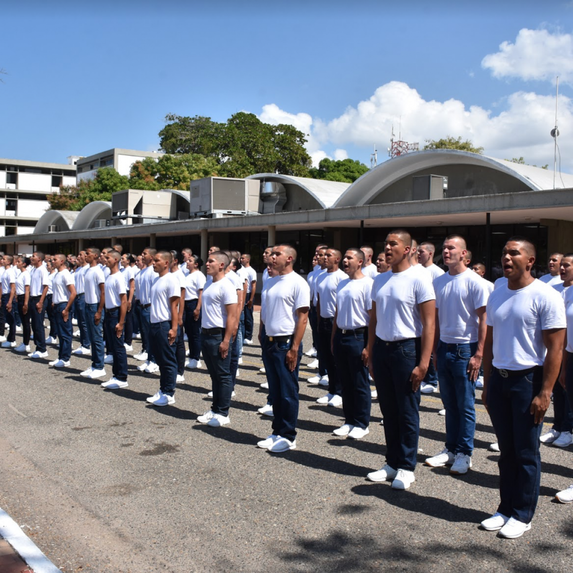 De la cuna de Lanceros a Aspirantes en la Escuela Naval