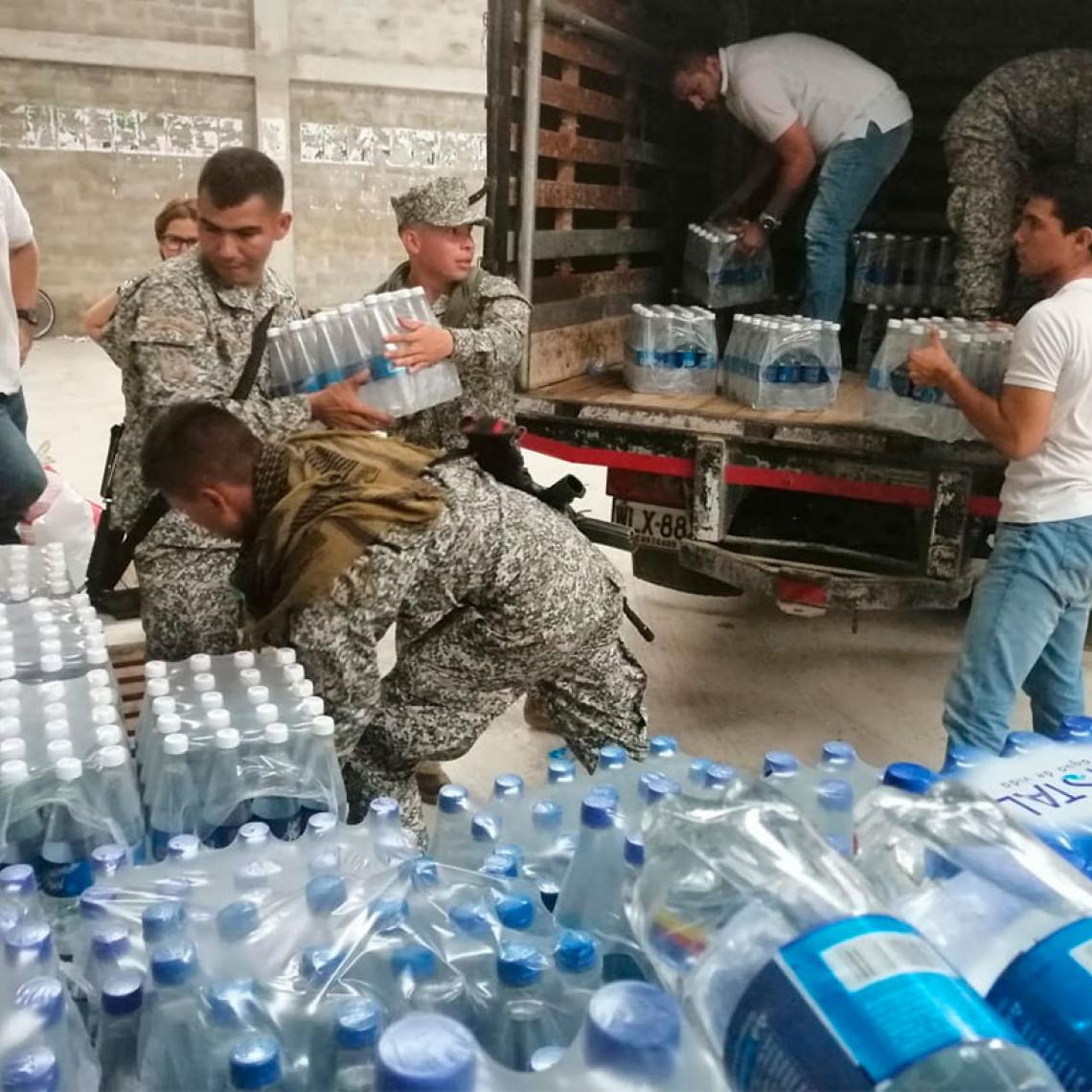 La Armada brinda apoyo a la comunidad de Apartadó en emergencia por desbordamiento del río San José