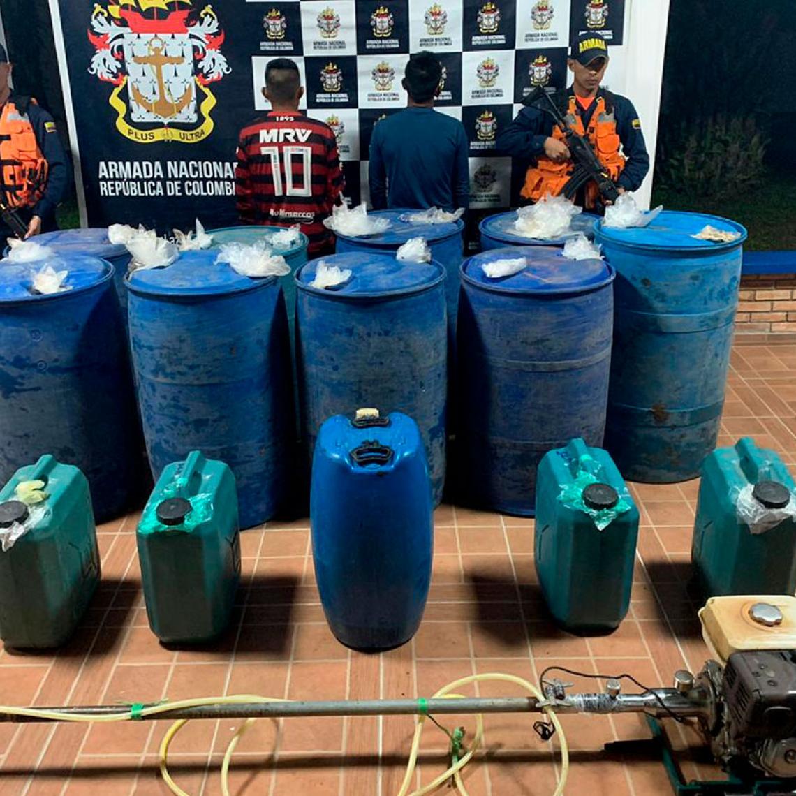 Armada de Colombia incauta 500 galones de combustible en el Amazonas