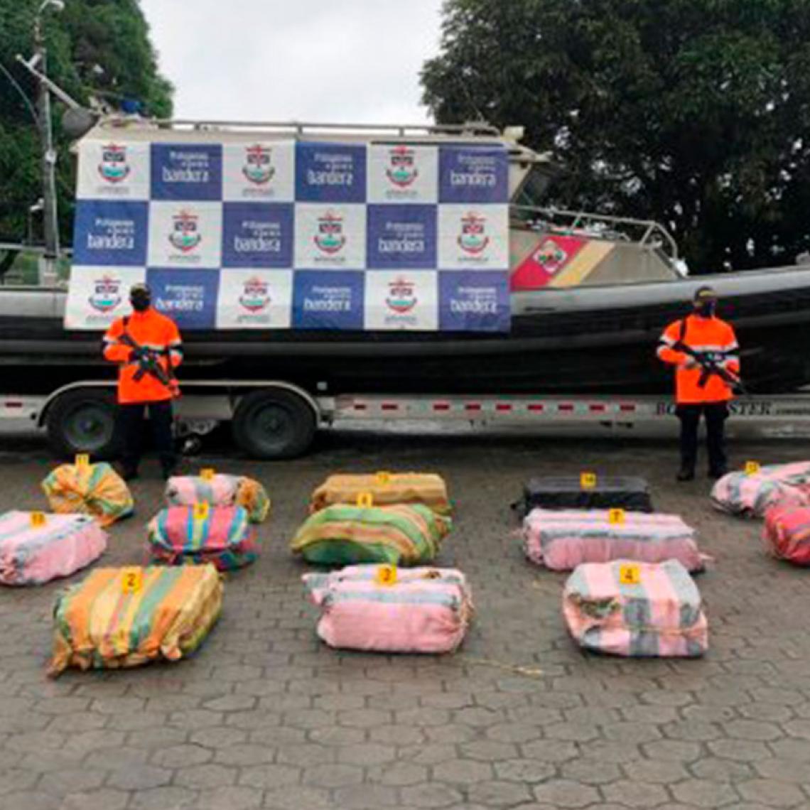 Más de 600 Kilos de Marihuana fueron incautados por la Armada de Colombia en el Valle del Cauca