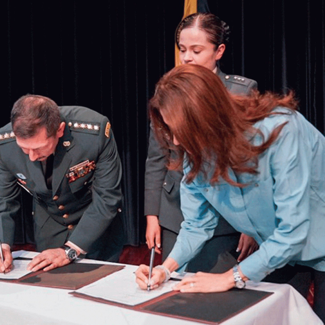 Ejército firma convenio con el ICBF para ejecutar estratégicas en favor de niños y adolescentes