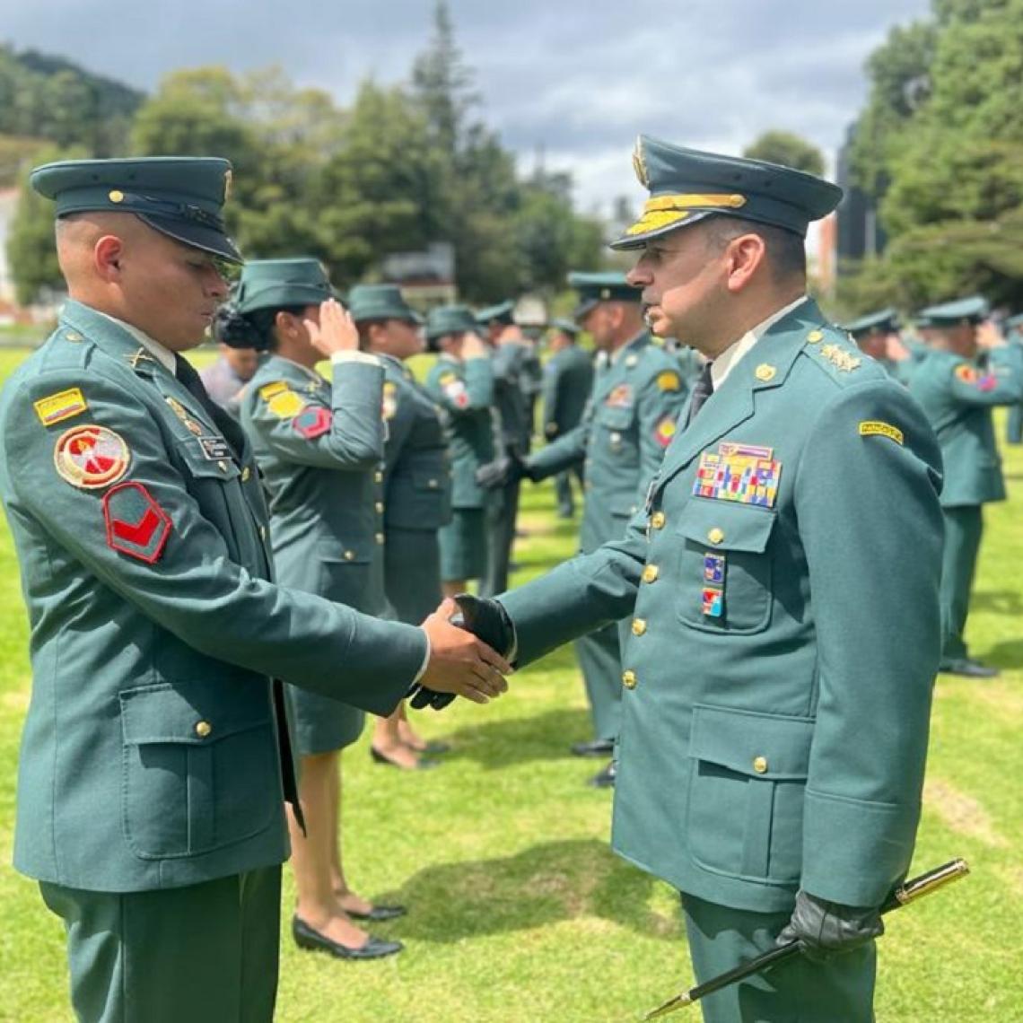 Más de 460 suboficiales del Ejército Nacional ascienden al grado inmediatamente superior en Bogotá
