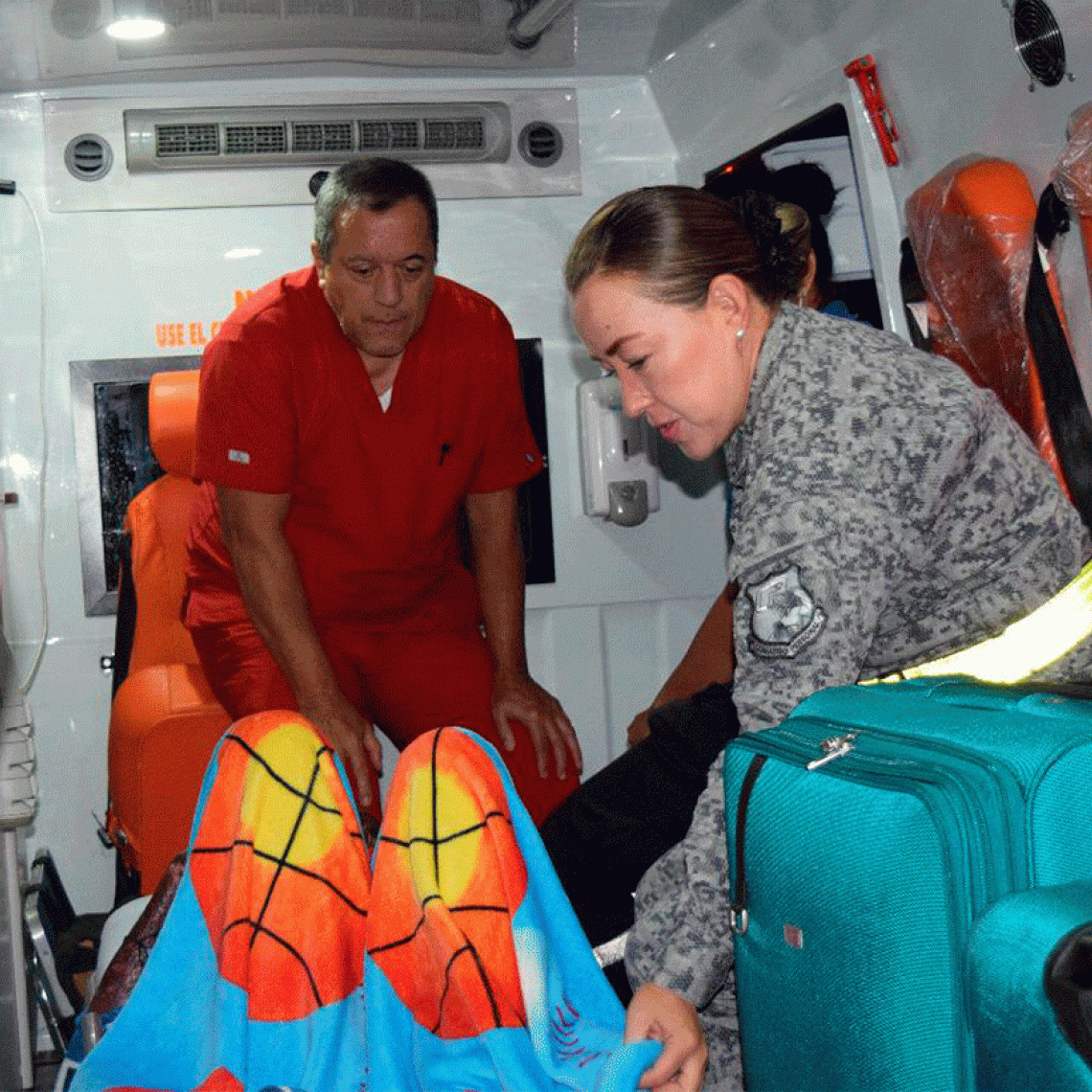Menor con quemaduras en su cuerpo es trasladado desde Cali a Estados Unidos por la Fuerza Aérea Colombiana