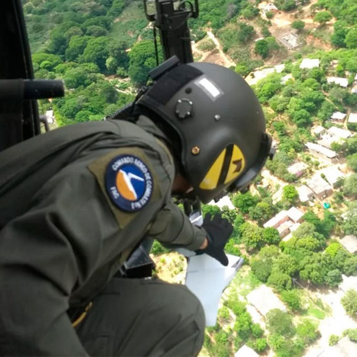 Desde el aire Fuerza Aérea Colombiana realiza campaña contra la extorsión
