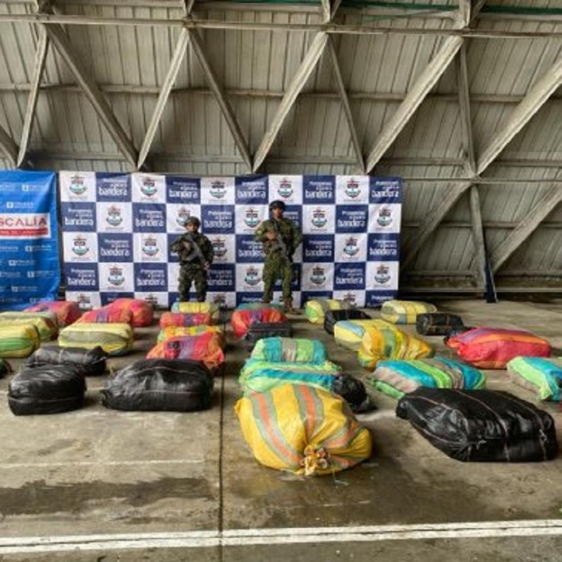 Incautados más de 700 kilogramos de alcaloides en el Pacífico colombiano
