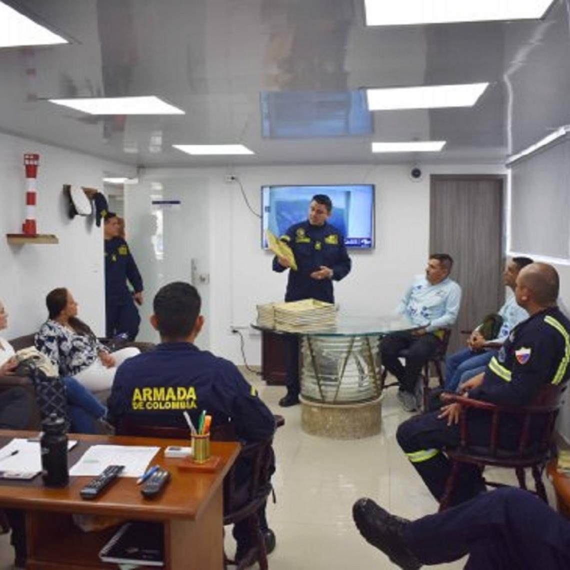 Administradores de ayudas a la navegación de Latinoamérica se capacitan en Colombia